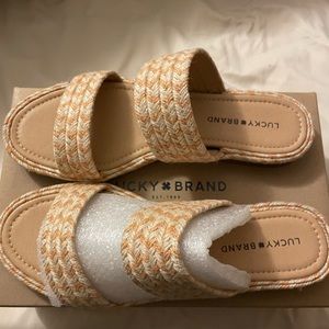 Brand new lucky 🍀 sandals